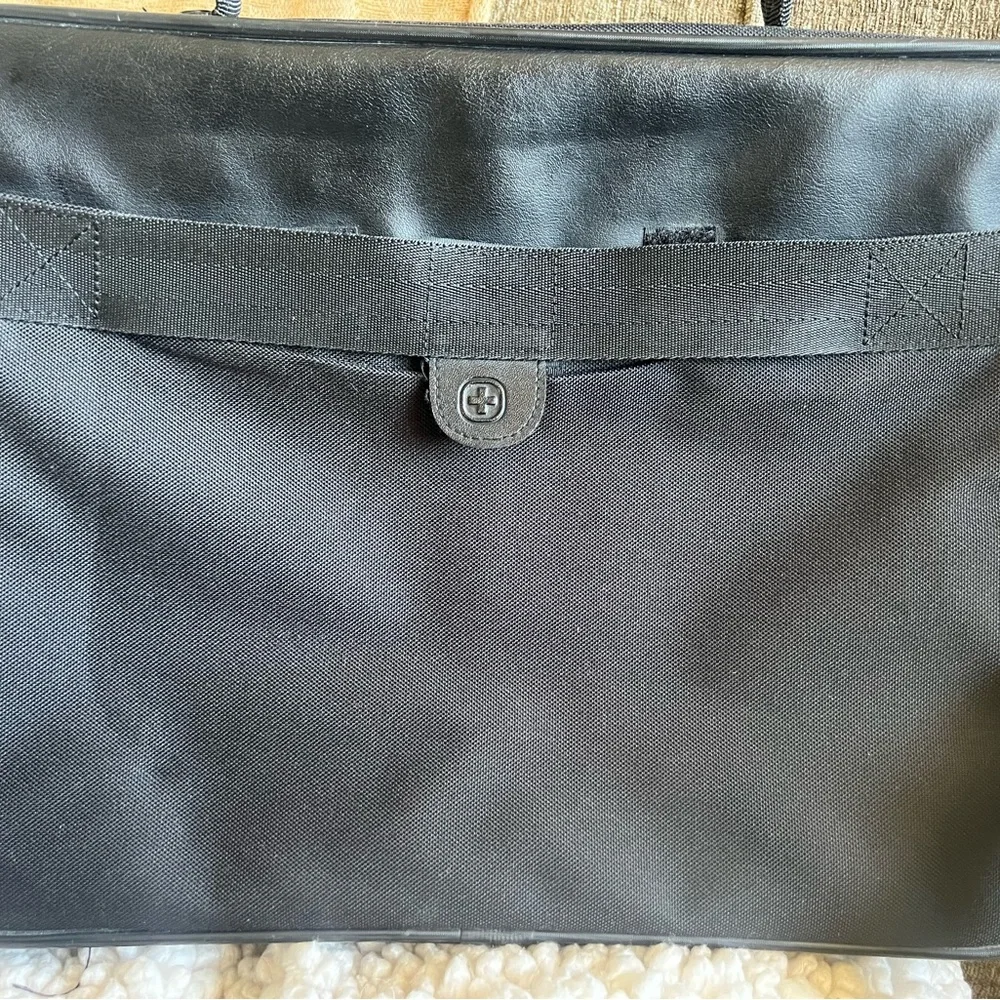 New Wenger Swiss Army Laptop /Messenger Bag
